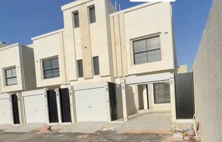 فيلا للبيع بمساحة 1,600 م² في حي المصيف